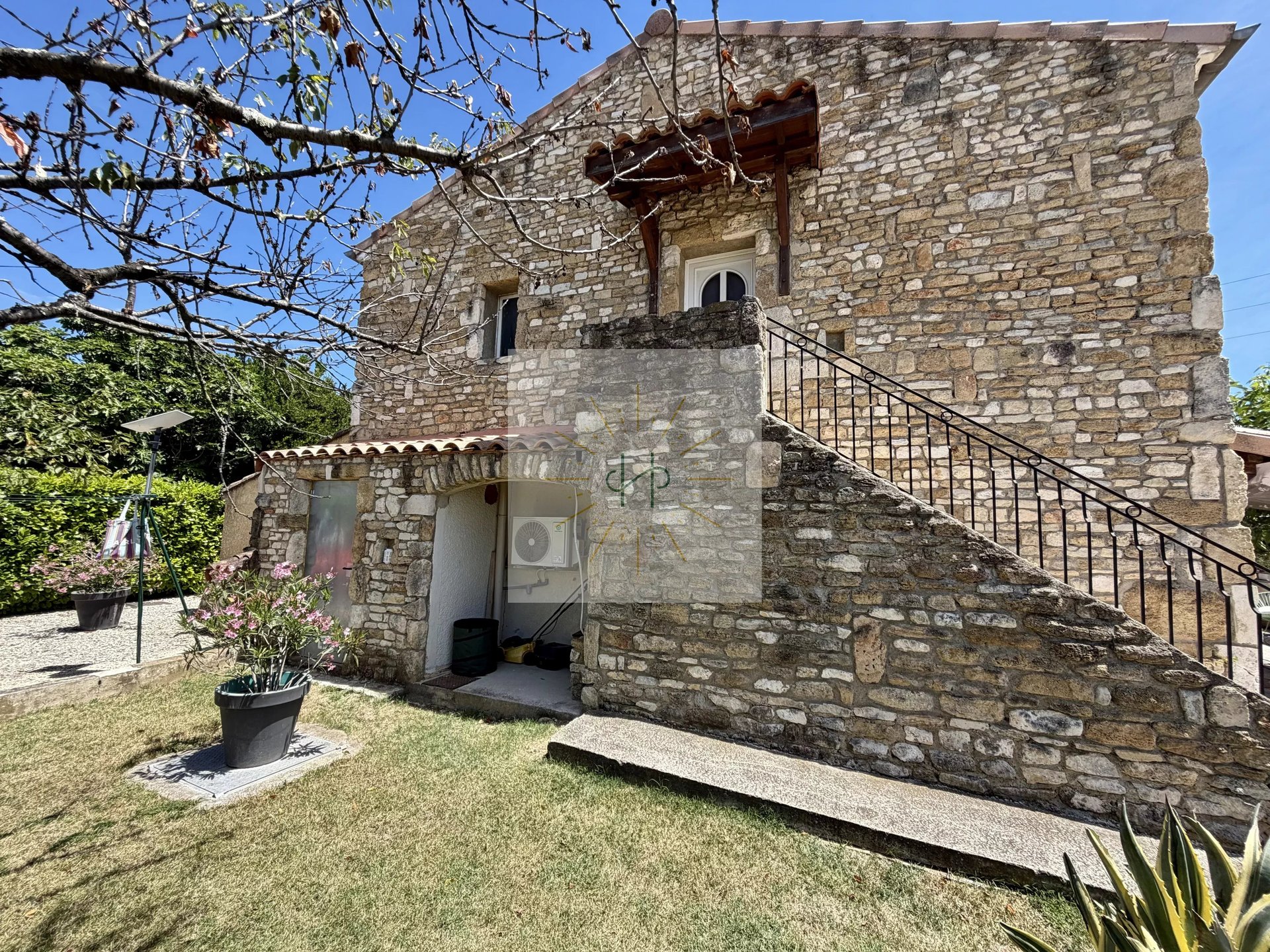 Maison à vendre, 300m², La Garde-Adhémar