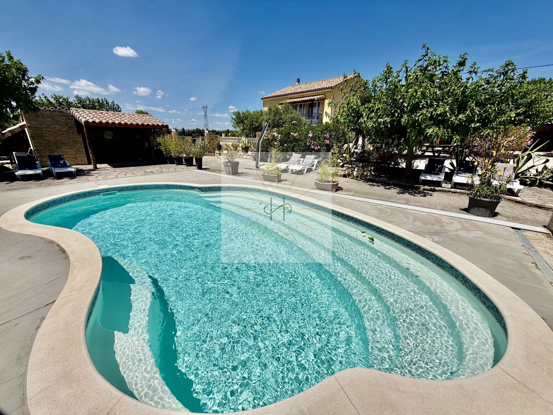 Maison à vendre, 300m², La Garde-Adhémar
