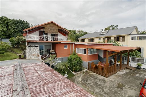 Haus neu zu denken, Grundstück 707 m² im Herzen von Guillaume