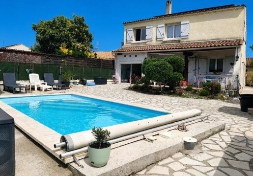 7 pièces 176 m² · à Lunel · 176 m² · 398 000 €