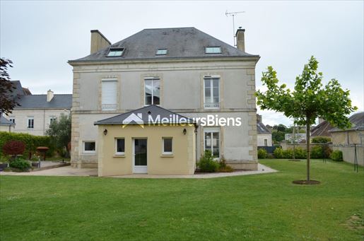 Maison 8 pièces 260 m² · à Mamers · 260 m² · 385 000 €