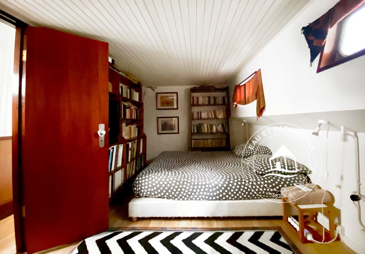 Houseboat with three terraces and Eiffel Tower views 95 sqm Paris - Plus