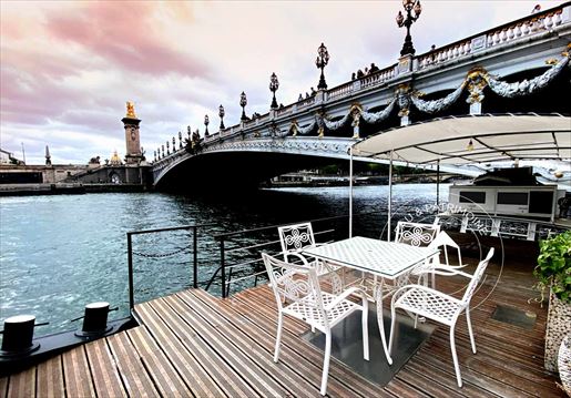 3 pièces 45 m² · à Paris 8ème · 45 m² · 329 000 €