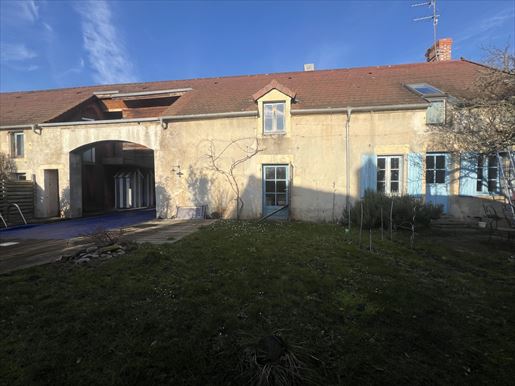 Maison 10 pièces 218 m² · à Varennes-Vauzelles · 218 m² · 295 000 €