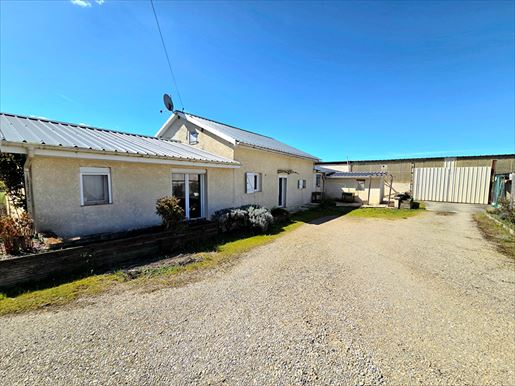 Maison 6 pièces 170 m² · à Anglars-Saint-Félix · 170 m² · 199 900 €