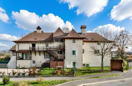 Maison 18 pièces 601 m² · à Grilly · 601 m² · 5 200 000 €