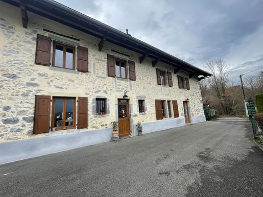 Maison 6 pièces 275 m² · à La Ravoire · 275 m² · 399 000 €