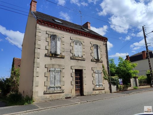 Maison 6 pièces 130 m² · à Sainte-Sévère-sur-Indre · 130 m² · 59 675 €