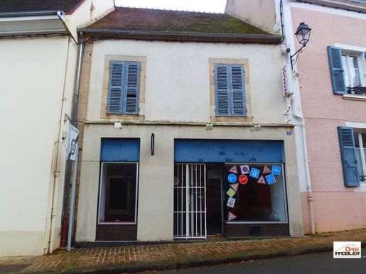 Maison 4 pièces 100 m² · à Châteaumeillant · 100 m² · 49 000 €