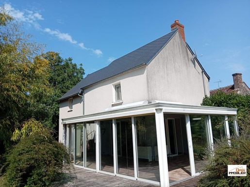 Maison 6 pièces 140 m² · à Saint-Priest-la-Marche · 140 m² · 139 000 €