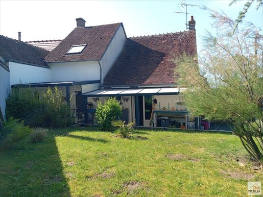 Maison 4 pièces 88 m² · à Châteaumeillant · 88 m² · 133 750 €