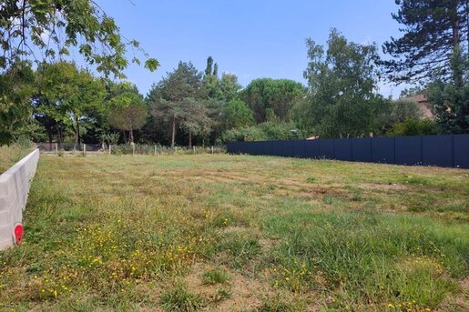 Terrain 1003 m² · à Bruguières · 275 000 €
