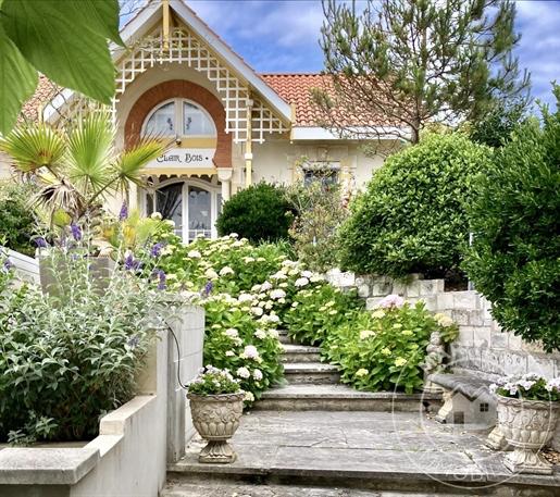 Maison 4 pièces 130 m² · à Lacanau · 130 m² · 995 000 €