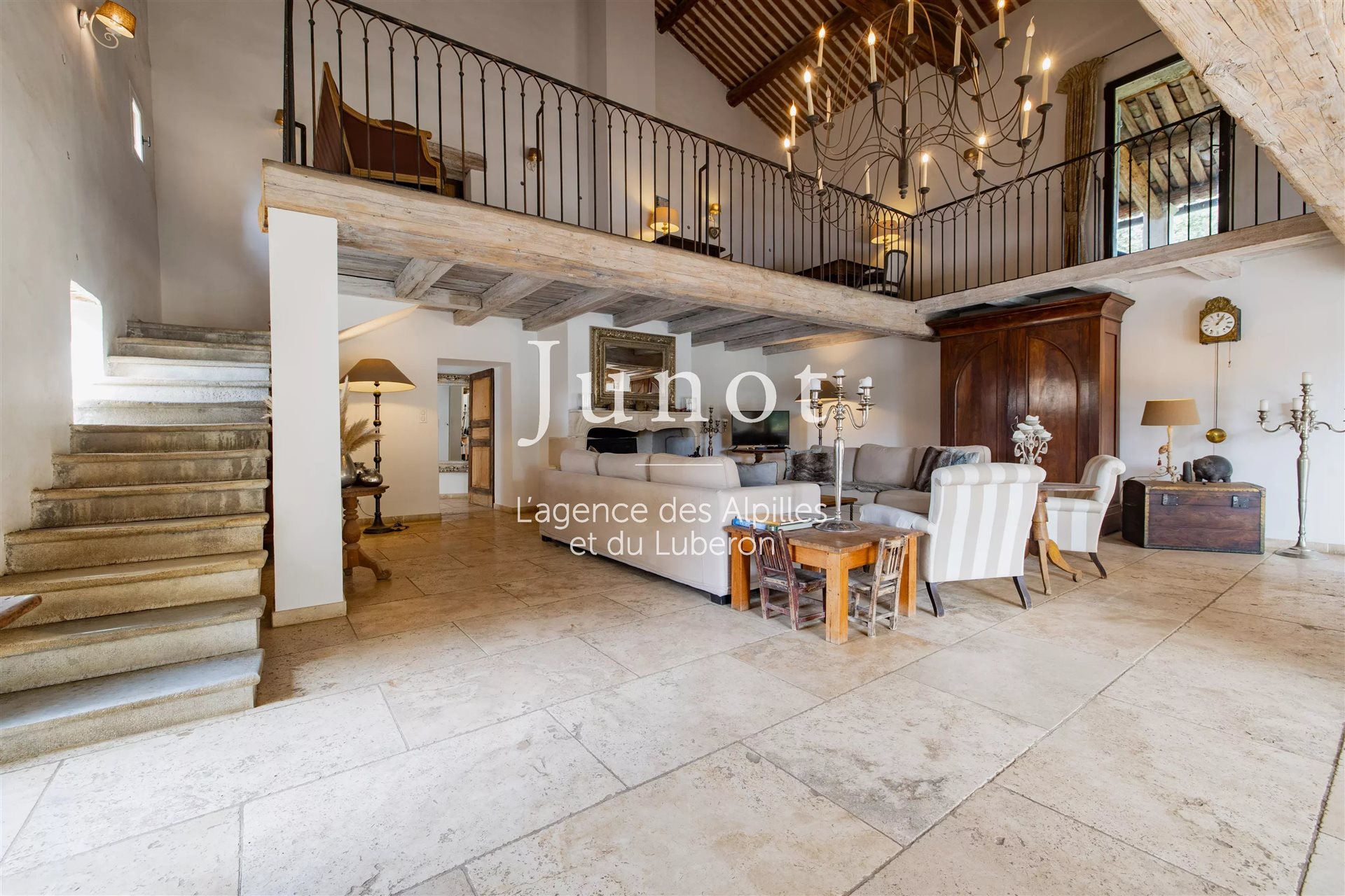 Maison à vendre, 820m², L'Isle-sur-la-Sorgue