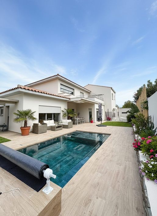 Maison 5 pièces 145 m² · à Saint-Cyprien · 145 m² · 580 000 €