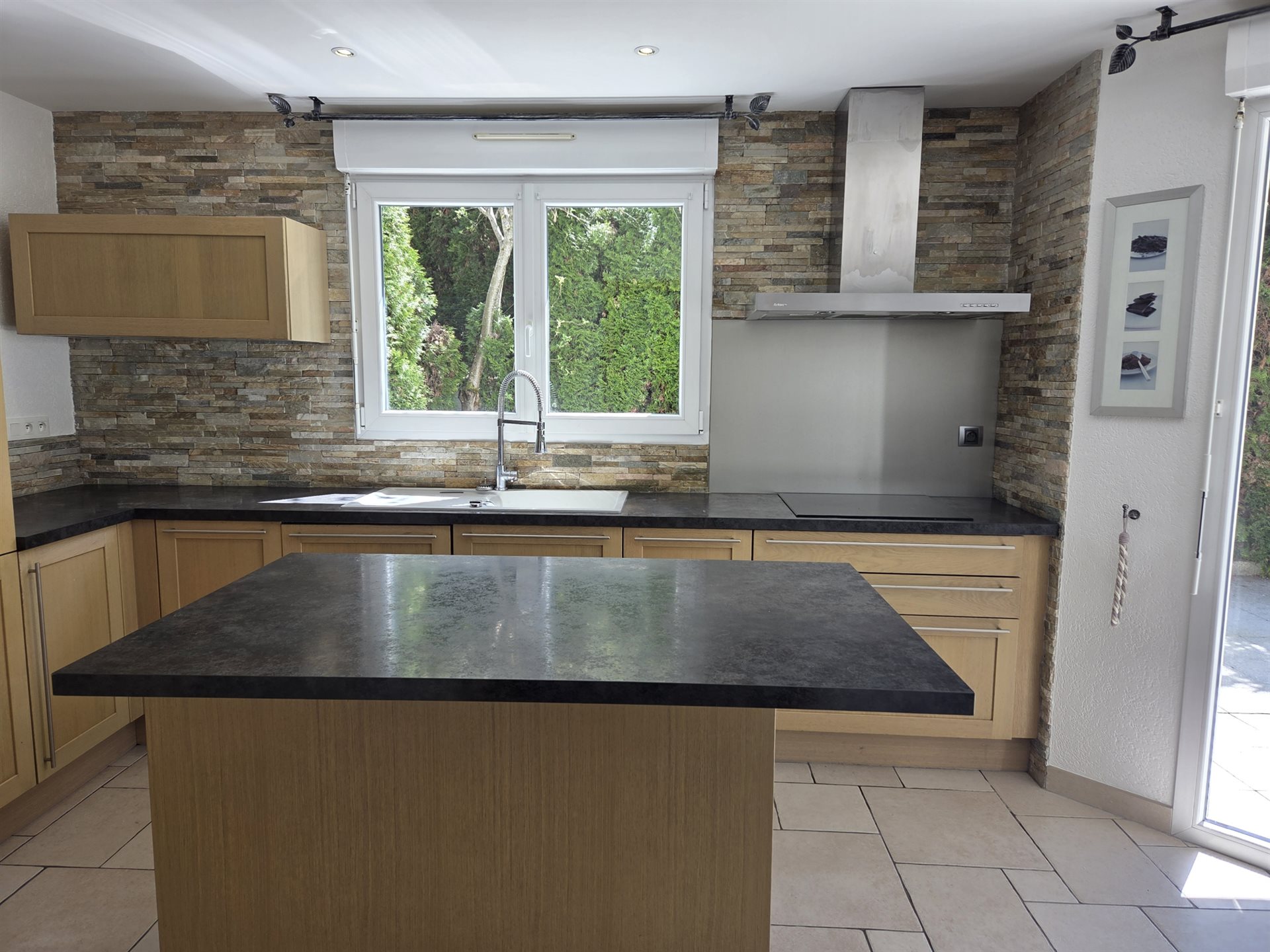 Maison à vendre, 100m², La Cluse-et-Mijoux
