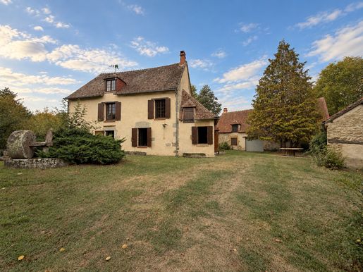 Maison 8 pièces 185 m² · à Montgivray · 185 m² · 305 000 €