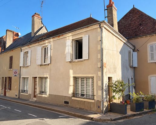 Maison 6 pièces 150 m² · à La Châtre · 150 m² · 159 000 €