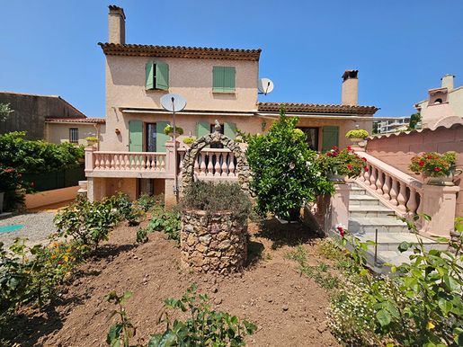 Maison 7 pièces 203 m² · à Saint-Raphaël · 203 m² · 744 000 €
