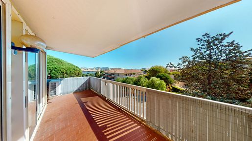 Appartement 3 pièces 75 m² · à Fréjus · 75 m² · 185 000 €