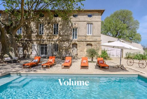 Maison 8 pièces 320 m² · à Arles · 320 m² · 895 000 €