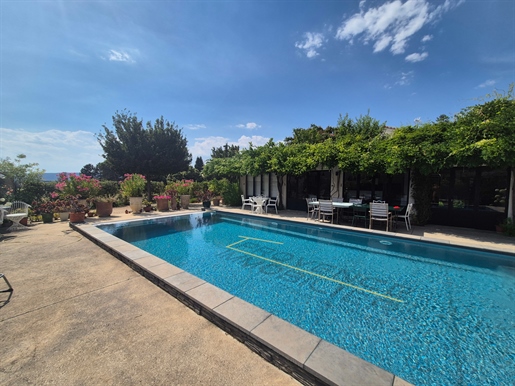 Maison 7 pièces 203 m² · à Châteauneuf-du-Rhône · 203 m² · 785 000 €