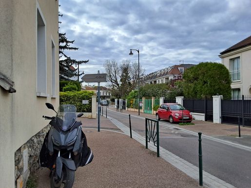 Maison 250 m² · à Rueil-Malmaison · 250 m² · 990 000 €
