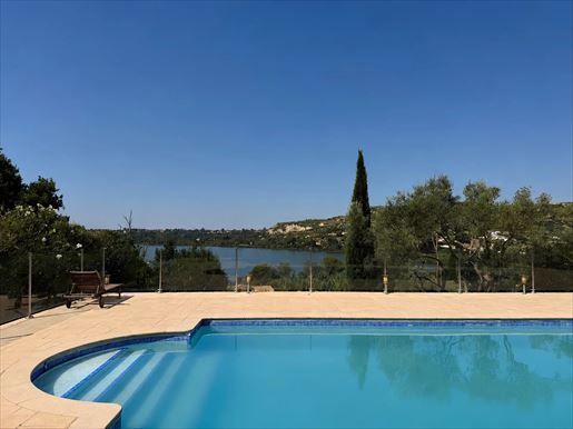 6 pièces 176 m² · à Istres · 176 m² · 995 000 €