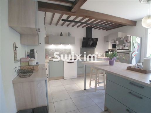 8 pièces 198 m² · à Lons-le-Saunier · 198 m² · 339 000 €