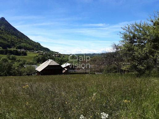 Terrain 923 m² · à Vacheresse · 198 000 €