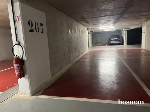 Parking 15 m² · à Issy-les-Moulineaux · 15 m² · 19 000 €