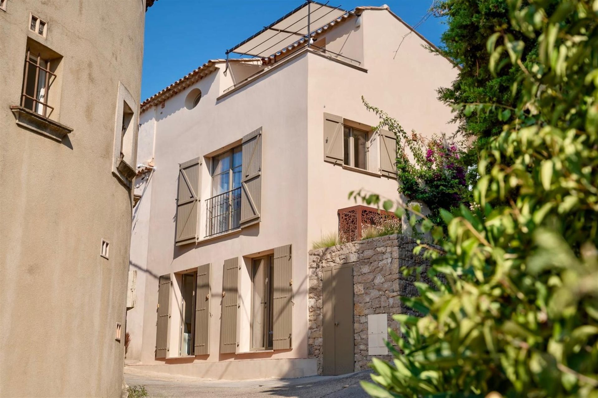 Grimaud, op loopafstand van het strand | Charmante gerenoveerde Provençaalse woning (2024) | Zeezicht op Saint-Tropez | Geen servicekosten