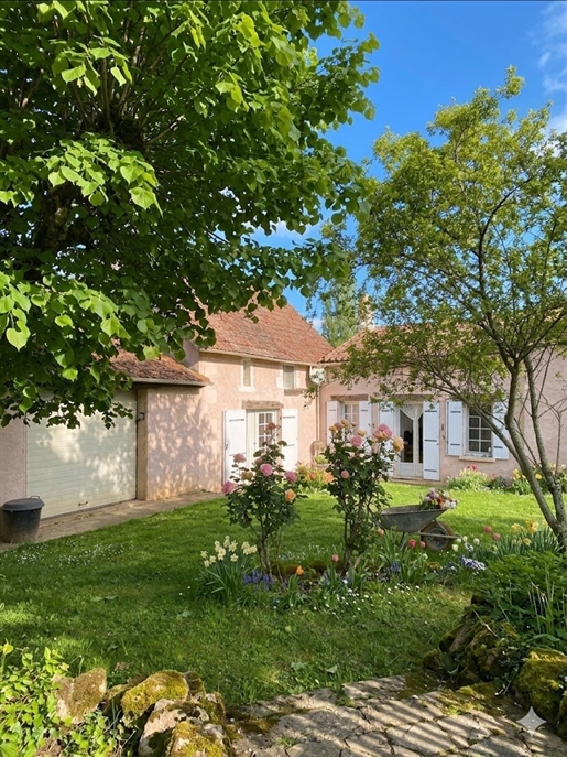 Maison 5 pièces 155 m² · à Maurens · 155 m² · 307 000 €