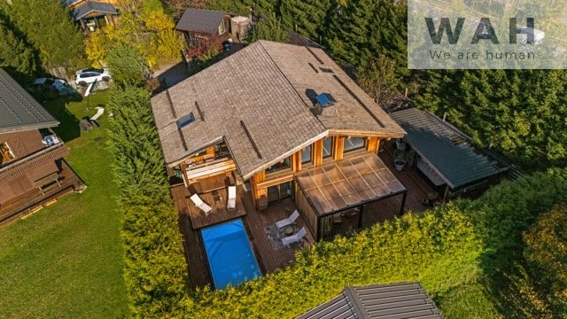 Exceptional chalet facing Mont Blanc A stone's throw from the center of Chamonix - Vue 3