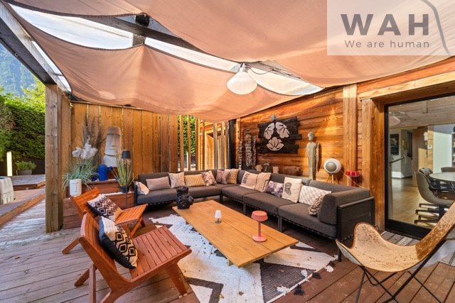 Exceptional chalet facing Mont Blanc A stone's throw from the center of Chamonix - Plus