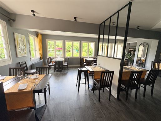 Local commercial 2 pièces 500 m² · à Vulaines-sur-Seine · 500 m² · 1 160 000 €