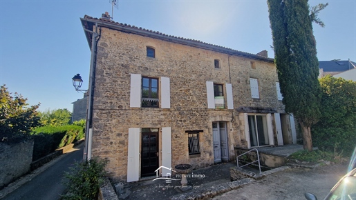 Immeuble 8 pièces 230 m² · à Lusignan · 230 m² · 215 000 €