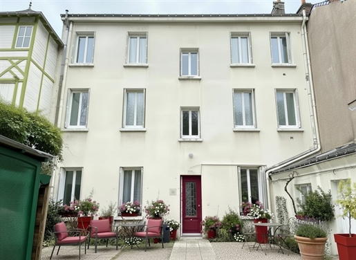 Hô · à Tours · 196 m² · 485 000 €