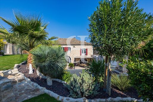 Maison 8 pièces 323 m² · à L'Isle-sur-la-Sorgue · 323 m² · 1 277 000 €