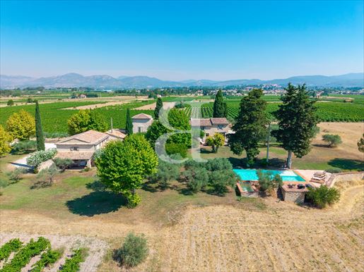 Maison 14 pièces 450 m² · à Caromb · 450 m² · 3 340 000 €