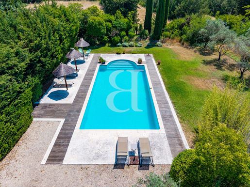 Maison 6 pièces 302 m² · à Pernes-les-Fontaines · 302 m² · 1 643 000 €