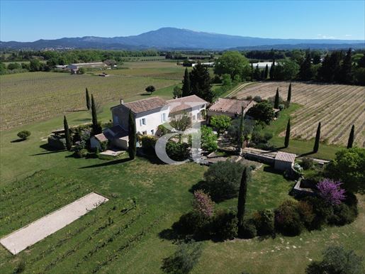 Maison 7 pièces 300 m² · à Carpentras · 300 m² · 1 750 000 €