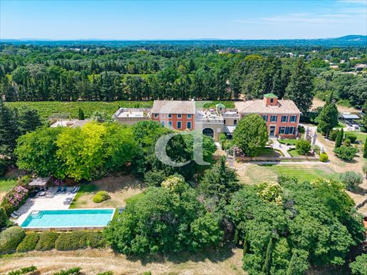 Maison 20 pièces 1100 m² · à Carpentras · 1 100 m² · 4 770 000 €
