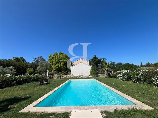 Maison 8 pièces 220 m² · à L'Isle-sur-la-Sorgue · 220 m² · 980 000 €