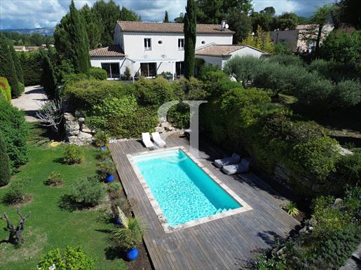 Maison 8 pièces 280 m² · à Mormoiron · 280 m² · 1 180 000 €