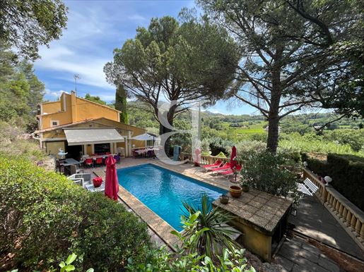 Maison 10 pièces 316 m² · à Beaumes-de-Venise · 316 m² · 895 000 €