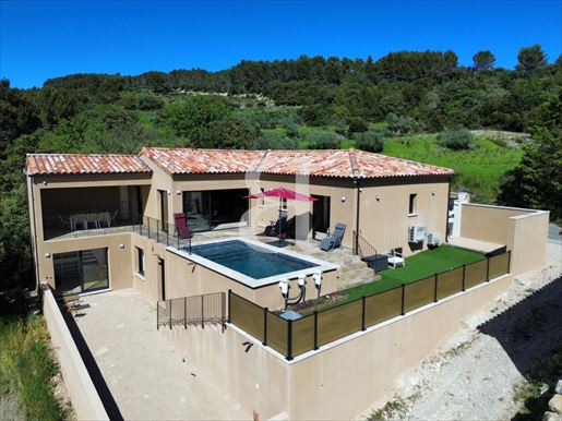 Maison 6 pièces 137 m² · à Vacqueyras · 137 m² · 645 000 €