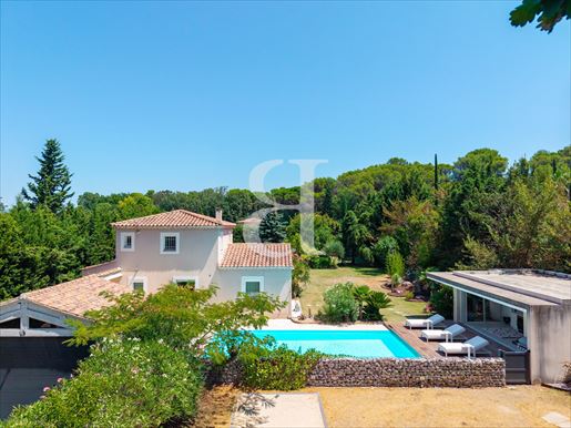 Maison 7 pièces 224 m² · à Loriol-du-Comtat · 224 m² · 958 000 €