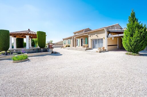 Maison 5 pièces 130 m² · à Caromb · 130 m² · 425 500 €
