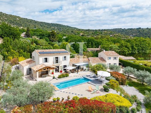 Maison 6 pièces 320 m² · à Saint-Saturnin-lès-Apt · 320 m² · 1 475 000 €